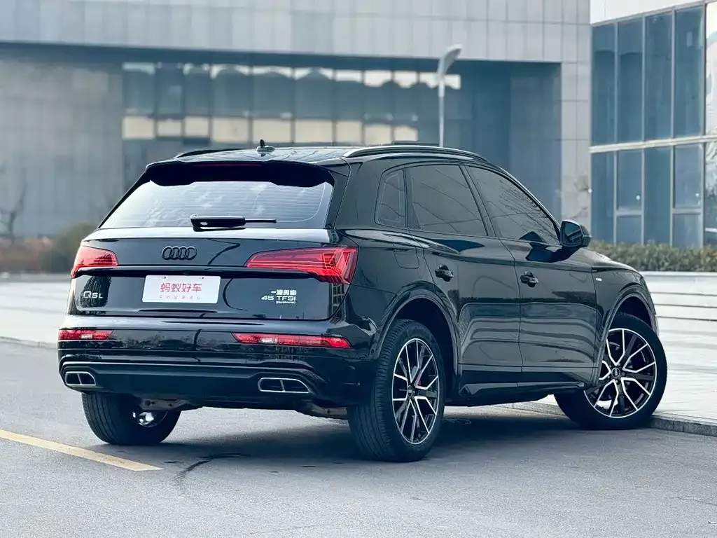 Audi Q5L — фото 4