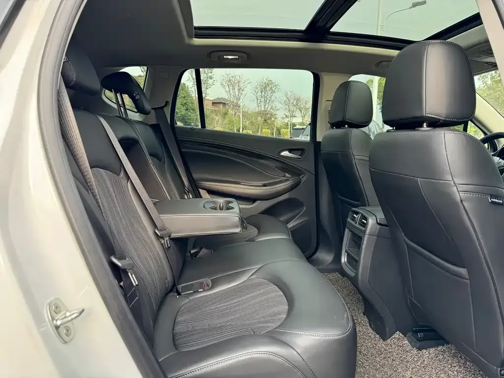 Buick Envision Plus — фото 7
