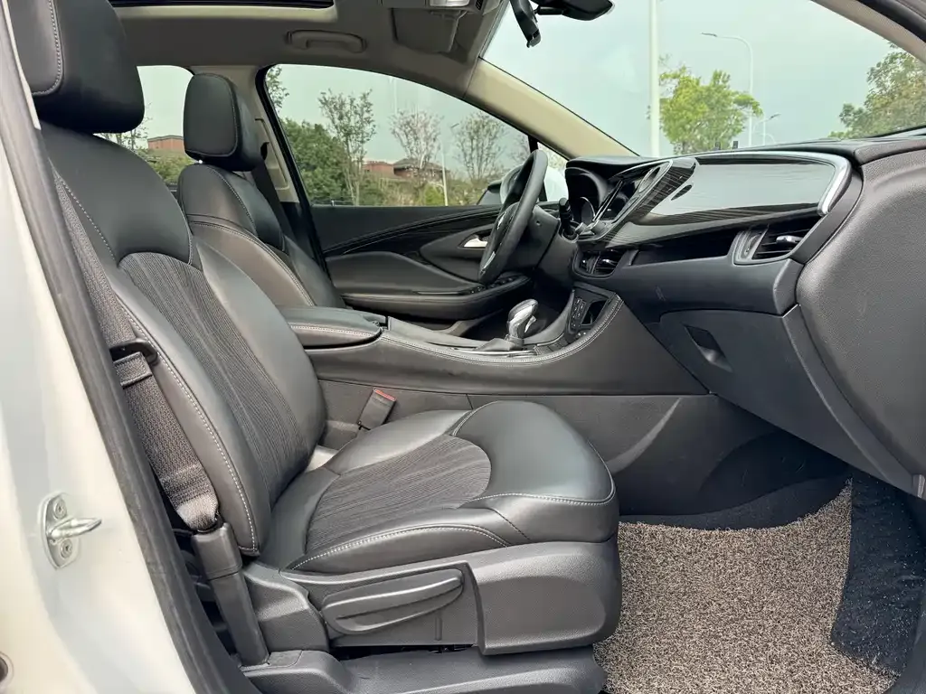 Buick Envision Plus — фото 9