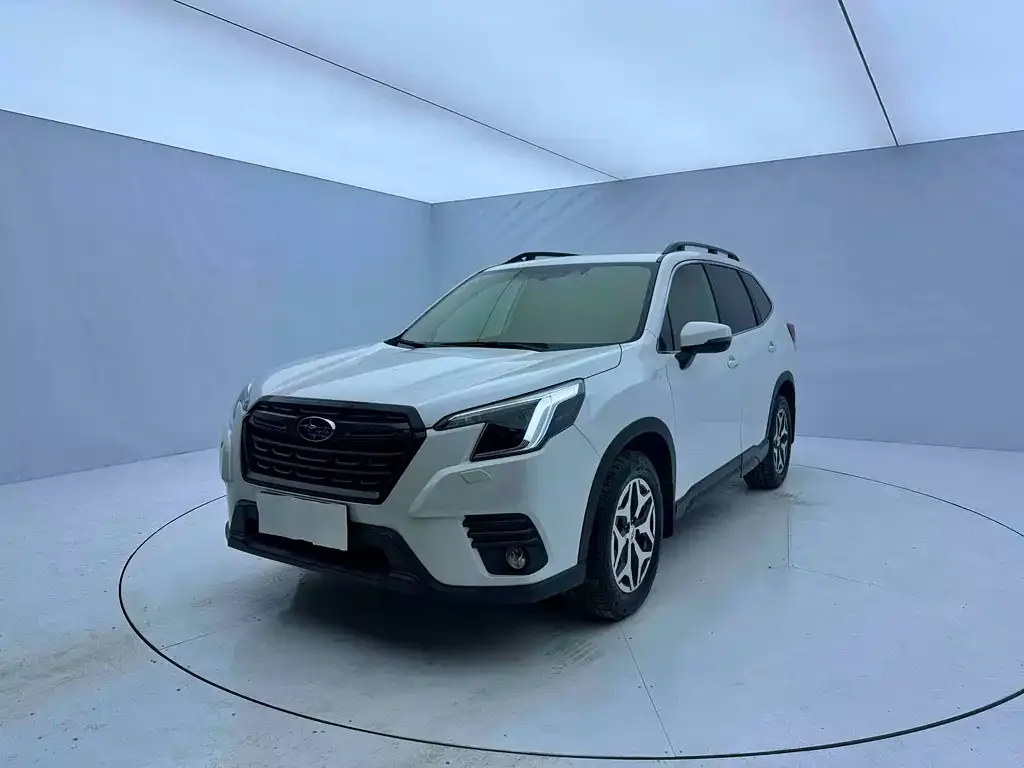 Subaru Forester — фото 1