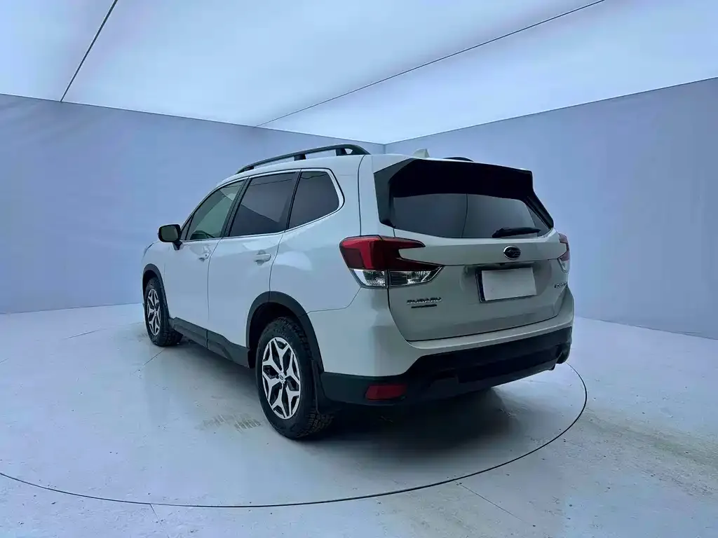 Subaru Forester — фото 7