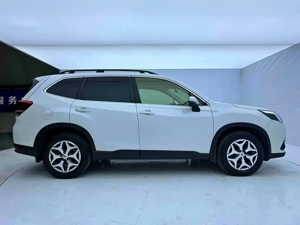 Subaru Forester — фото 6