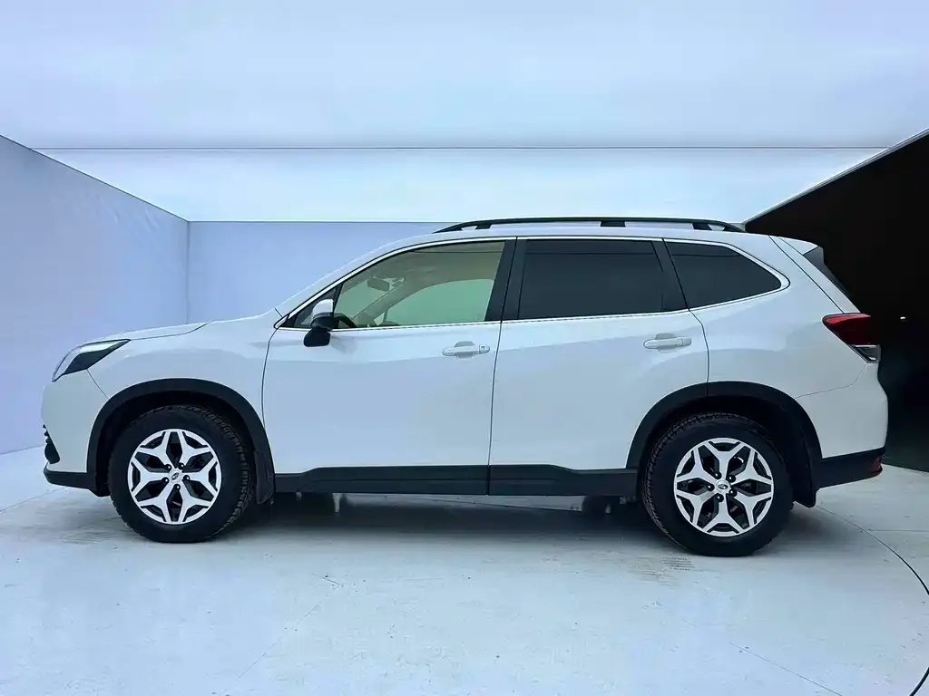 Subaru Forester — фото 9