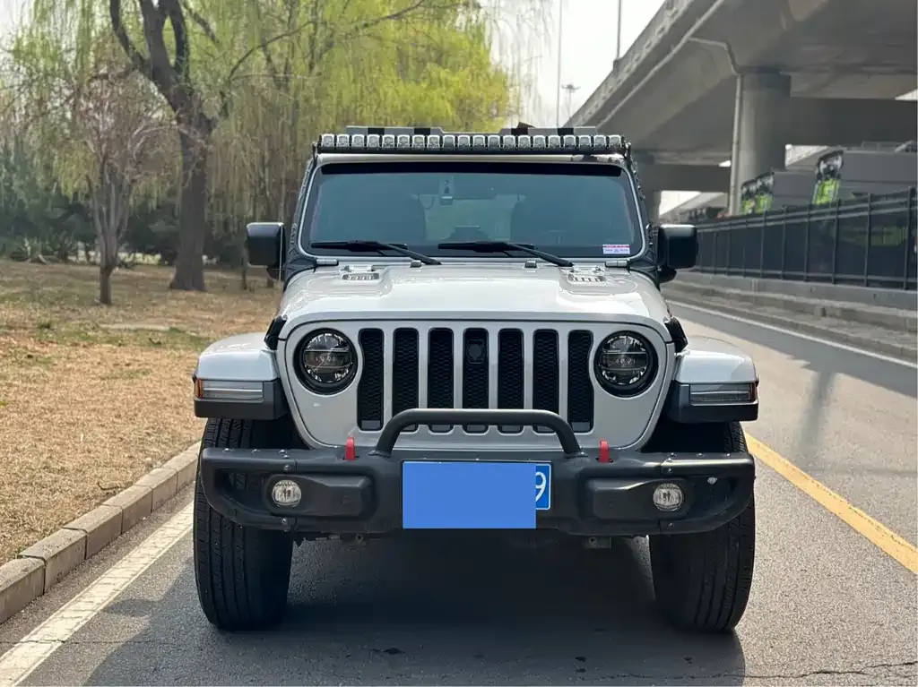 Jeep Wrangler — фото 2