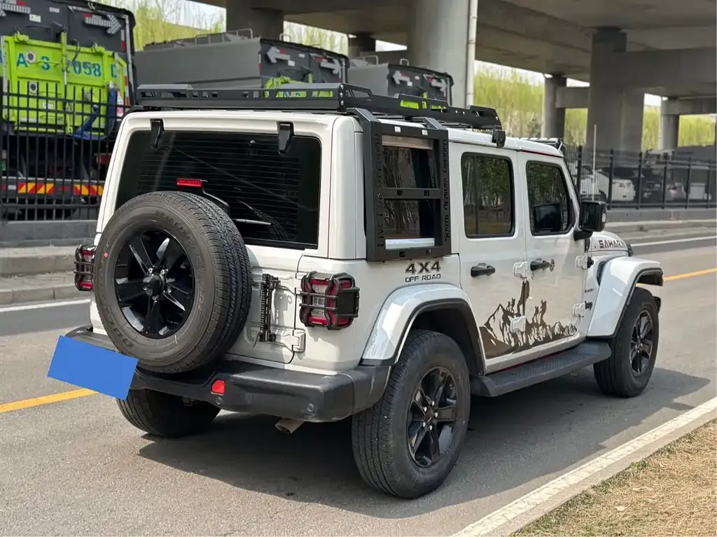 Jeep Wrangler — фото 4