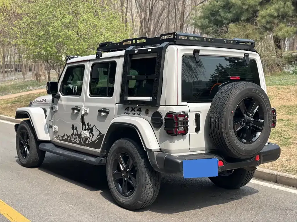 Jeep Wrangler — фото 9