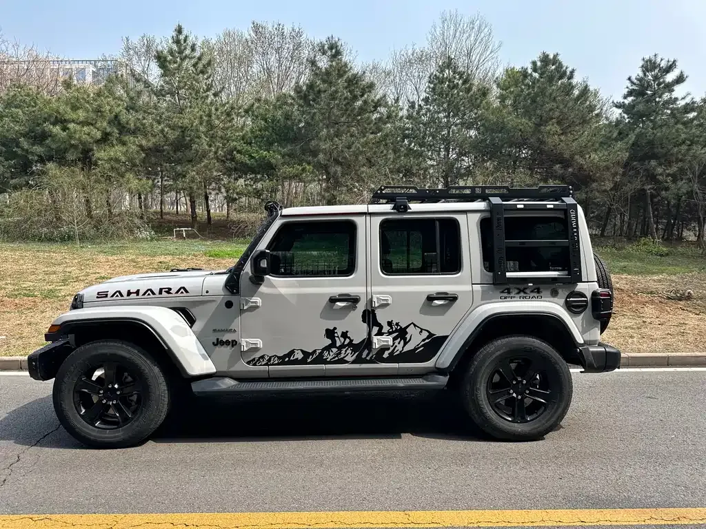Jeep Wrangler — фото 10