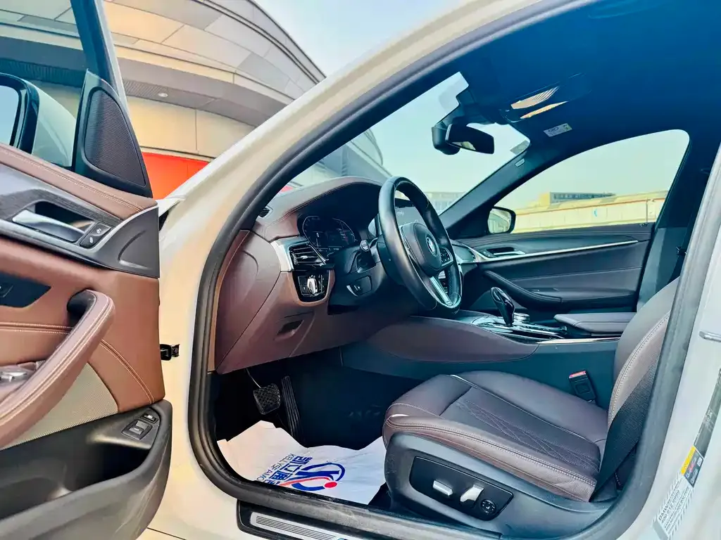 BMW 5 Series New Energy — фото 7