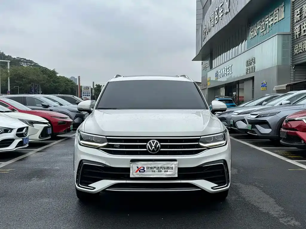 Volkswagen Tiguan L — фото 2