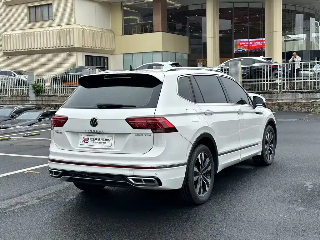 Volkswagen Tiguan L — фото 4