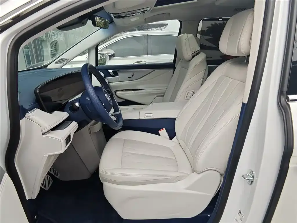 Buick GL8 Hybrid — фото 3