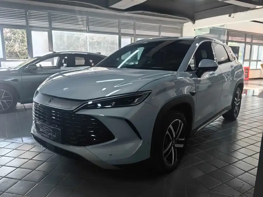 BYD L DM-i — фото 1
