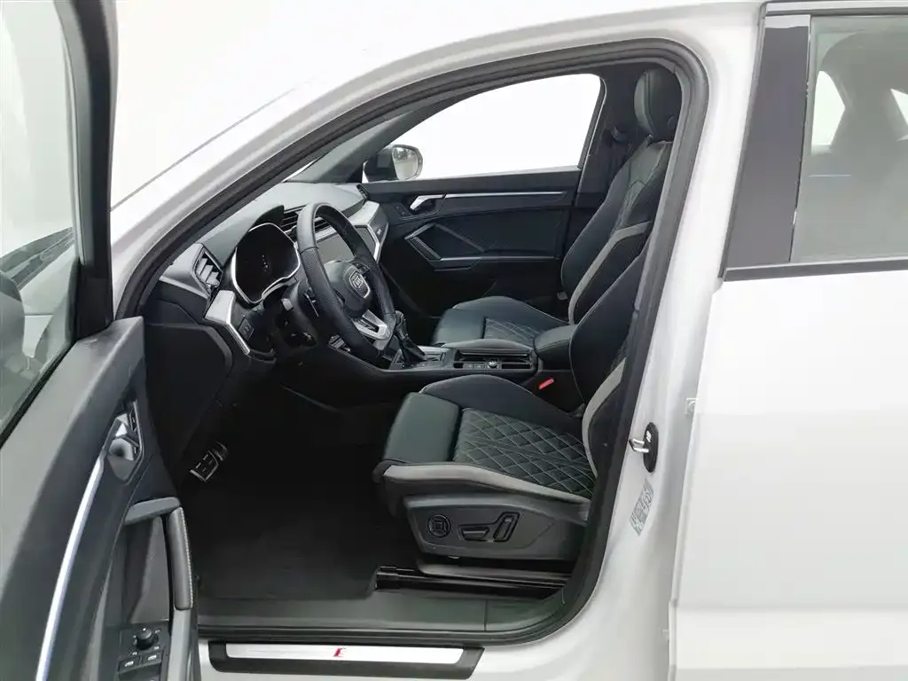 Audi Q3 Sportback — фото 6