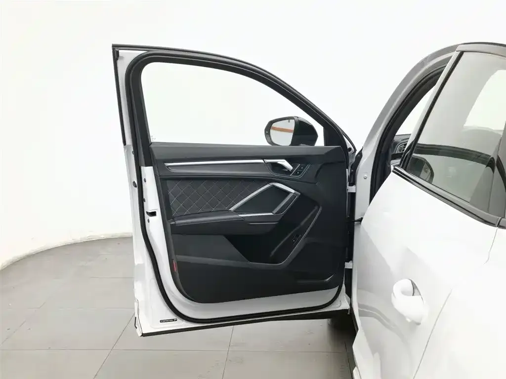 Audi Q3 Sportback — фото 10