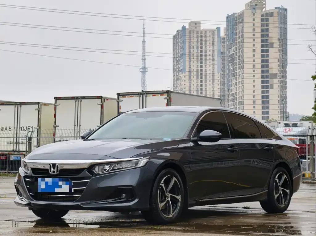 Honda Accord — фото 1