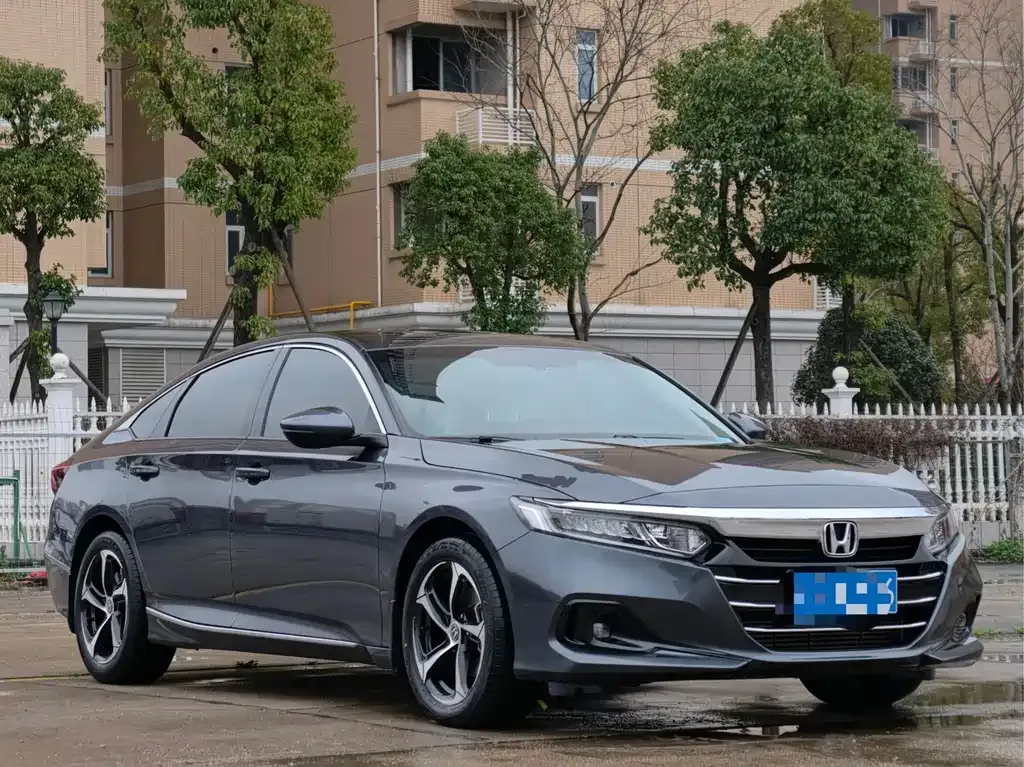 Honda Accord — фото 10