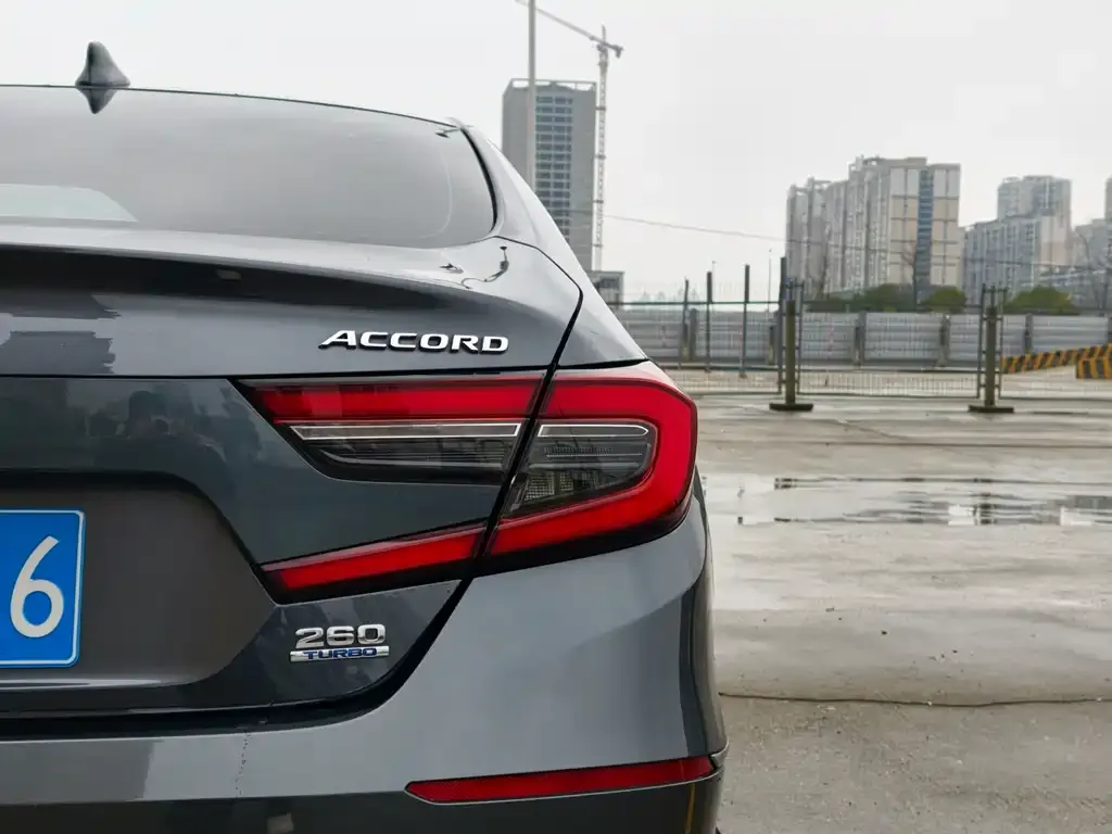 Honda Accord — фото 6