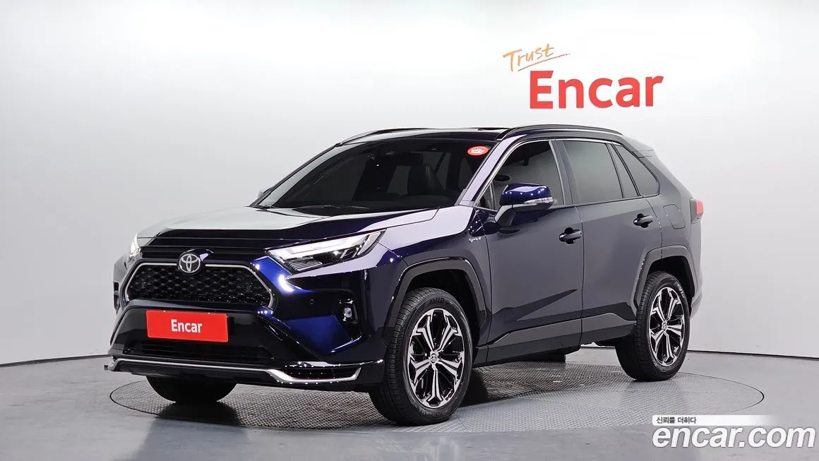 Toyota RAV4 — фото 1