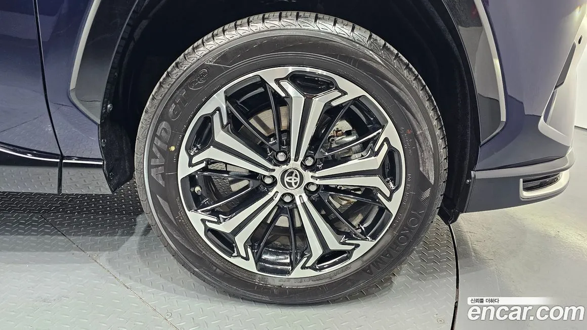 Toyota RAV4 — фото 10