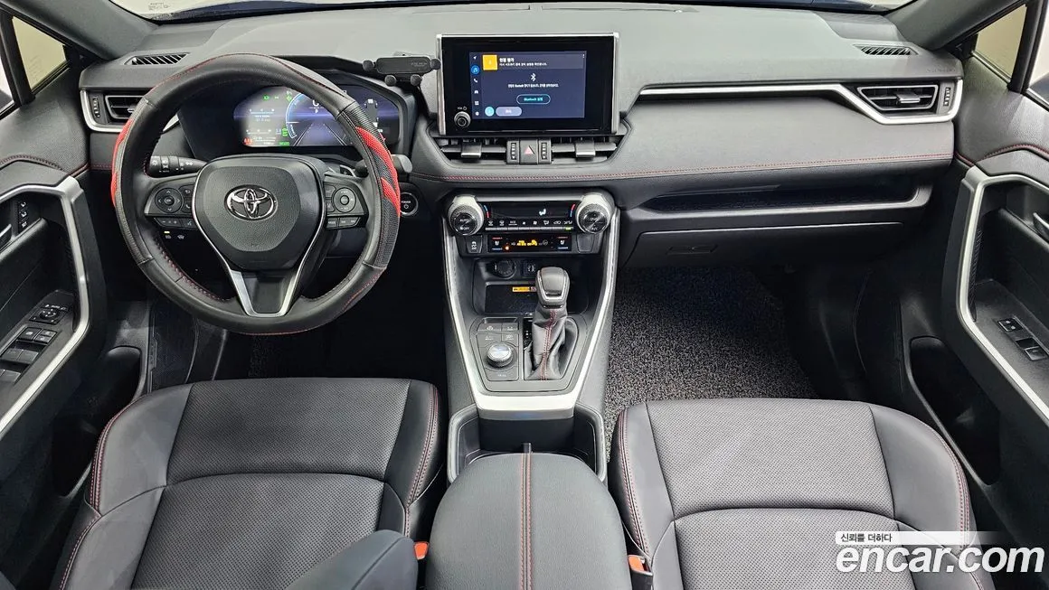 Toyota RAV4 — фото 5
