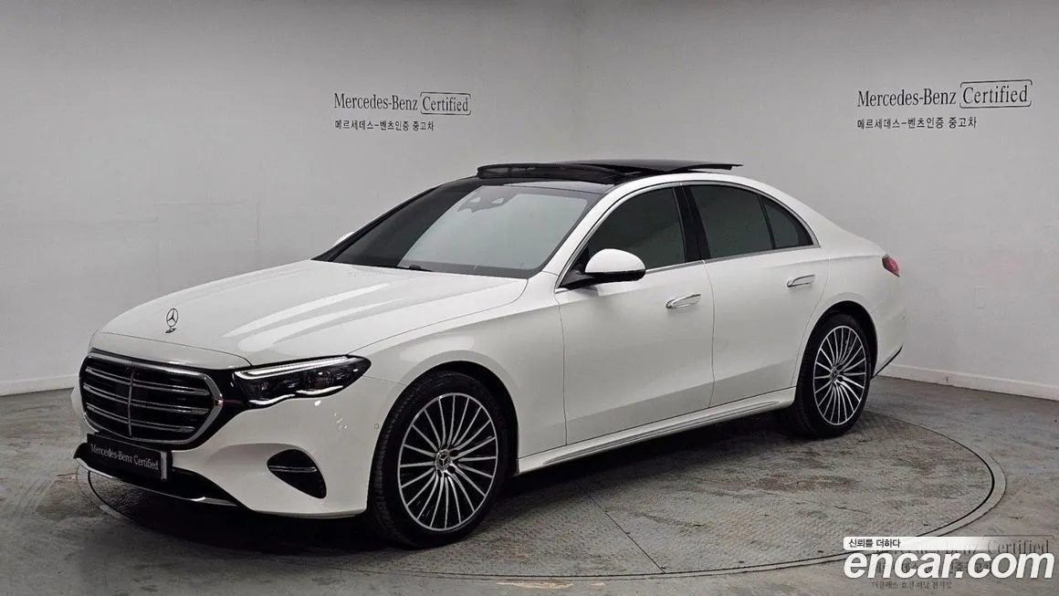 Mercedes-Benz E-Class — фото 1