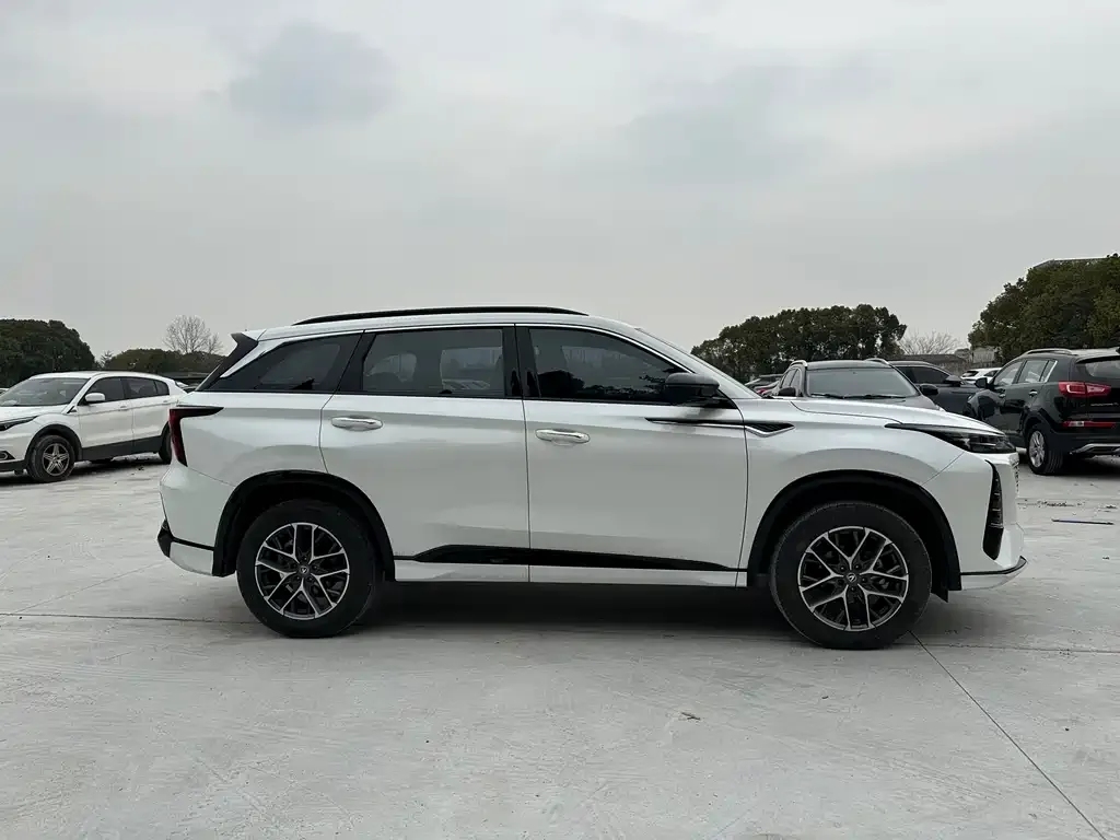 Changan CS75PLUS — фото 3
