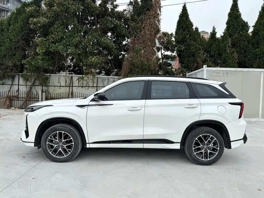 Changan CS75PLUS — фото 10