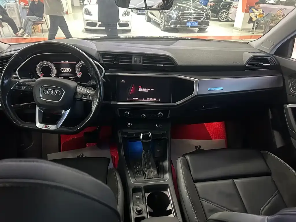 Audi Q3 Sportback — фото 3