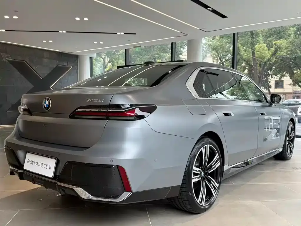 BMW 7 Series — фото 5