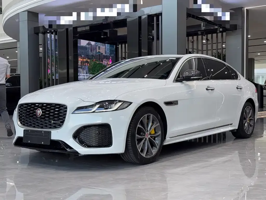 Jaguar XFL — фото 1