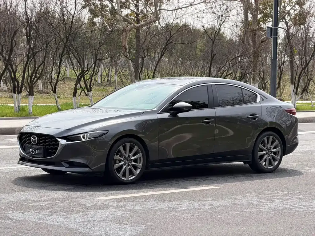 Mazda 3 Axela — фото 1