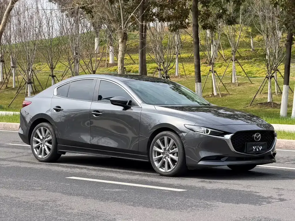 Mazda 3 Axela — фото 10