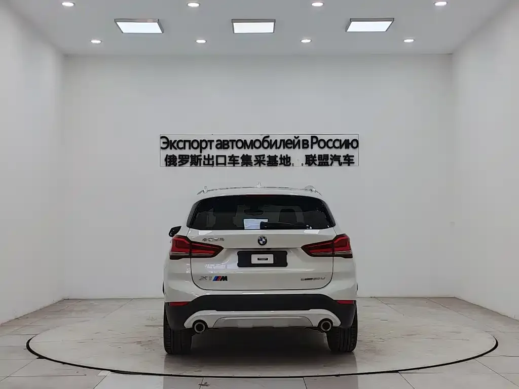 BMW X1 — фото 8
