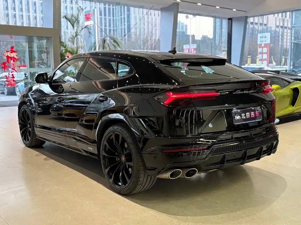 Lamborghini Urus — фото 9
