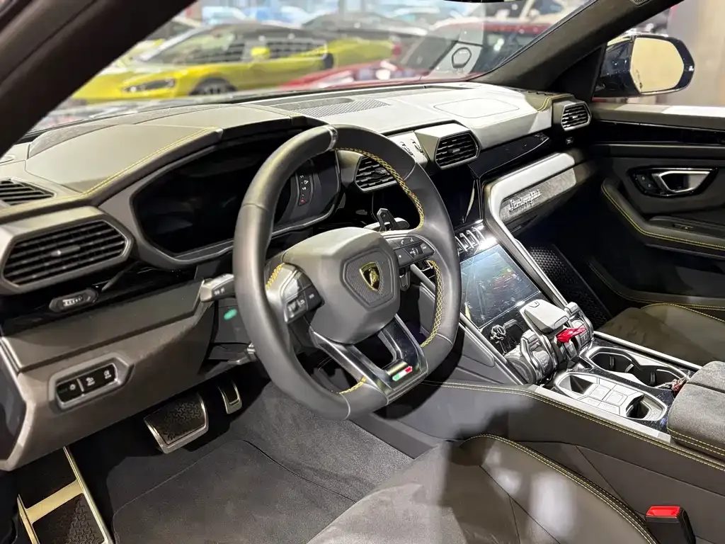 Lamborghini Urus — фото 3