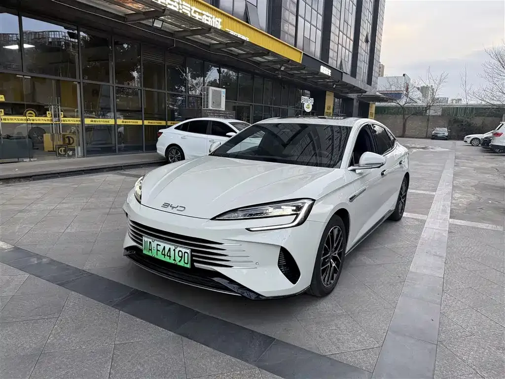 BYD Seal 07 DM-i — фото 1