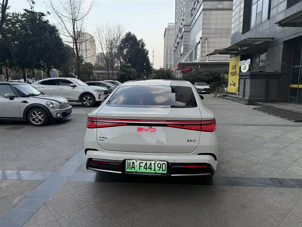 BYD Seal 07 DM-i — фото 6