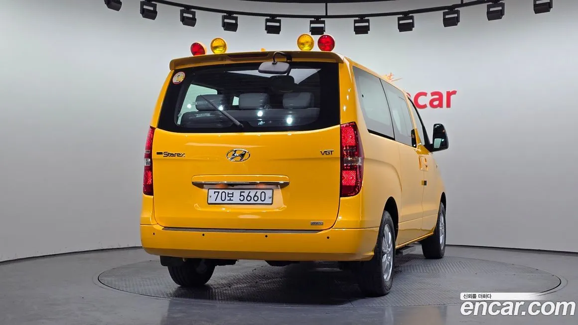Hyundai Starex — фото 2