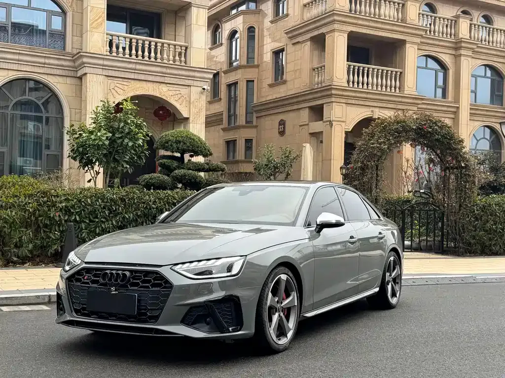Audi S4 — фото 1