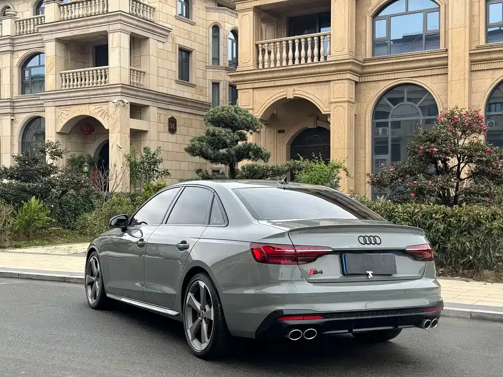 Audi S4 — фото 9