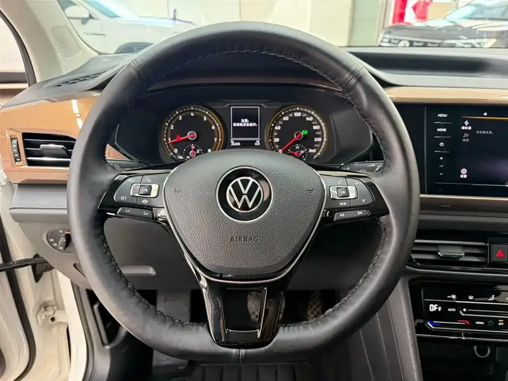 Volkswagen Tharu — фото 7