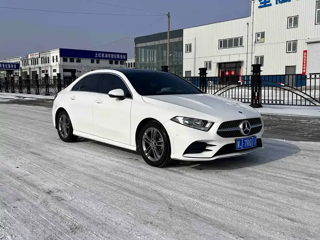 Mercedes-Benz A-Class — фото 9