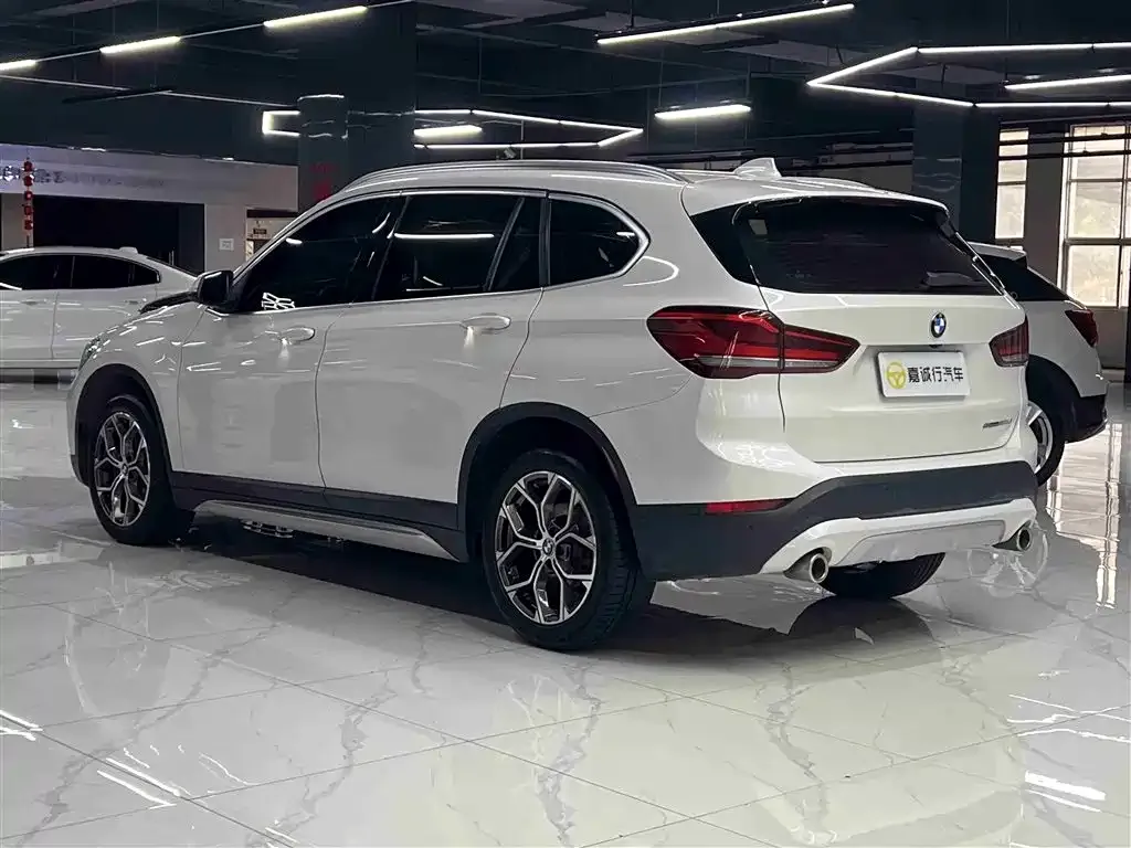 BMW X1 — фото 8