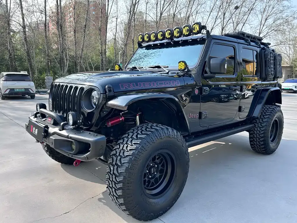 Jeep Wrangler — фото 1