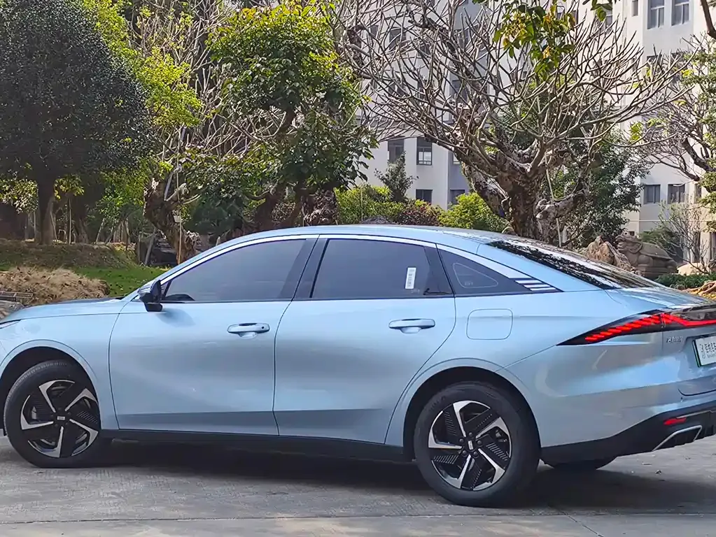 Geely Galaxy L6 — фото 10