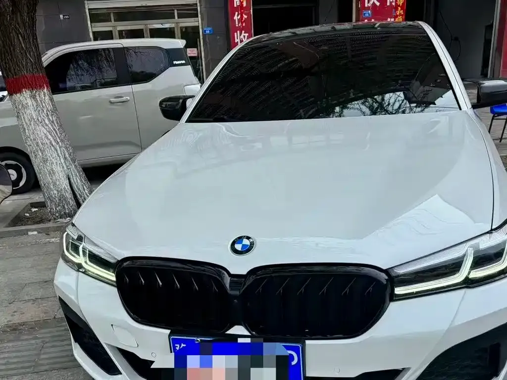 BMW 5 Series — фото 1