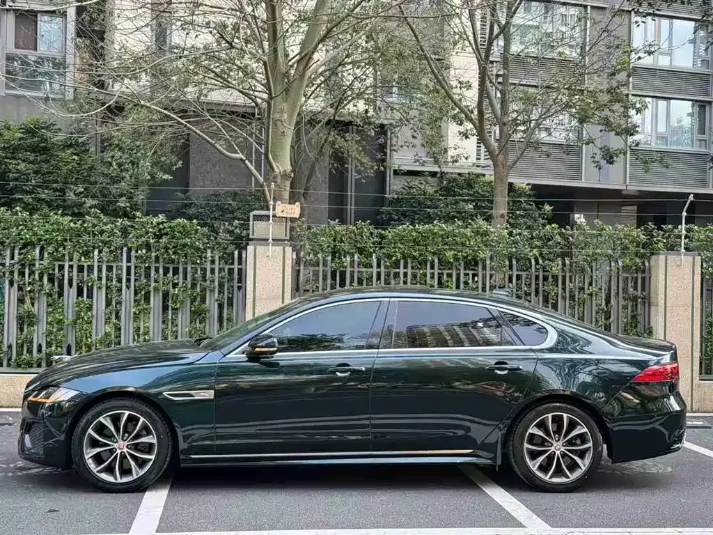 Jaguar XFL — фото 10