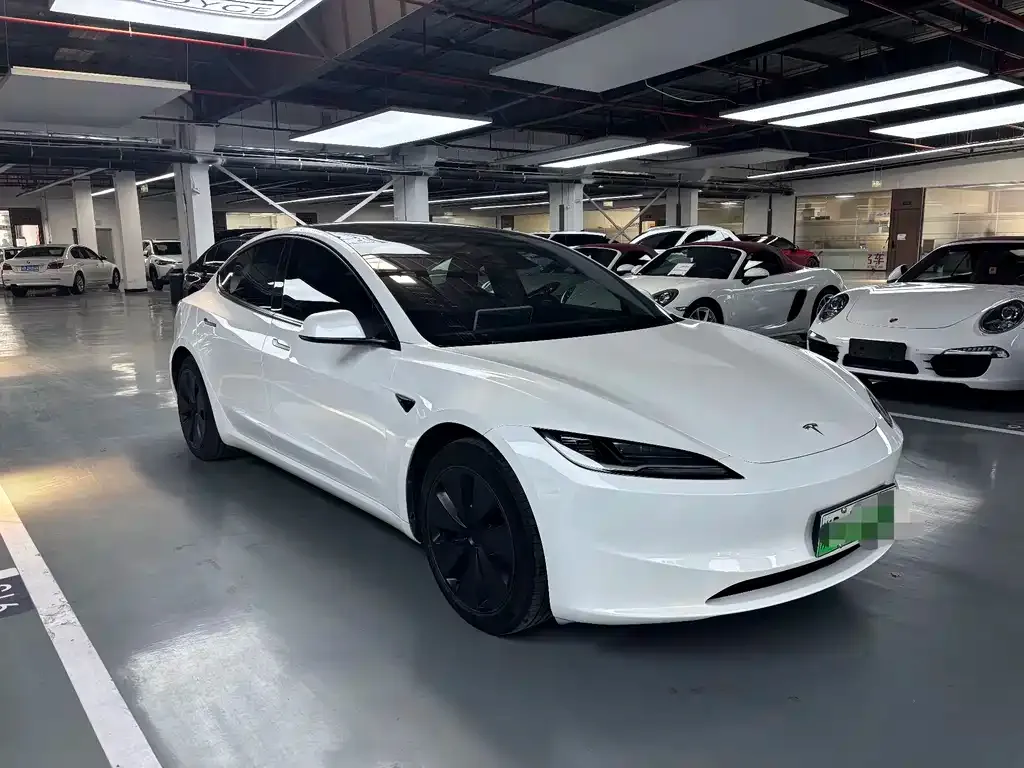 Tesla Model 3 — фото 9