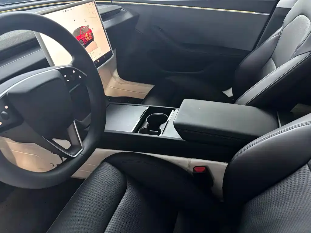 Tesla Model 3 — фото 8
