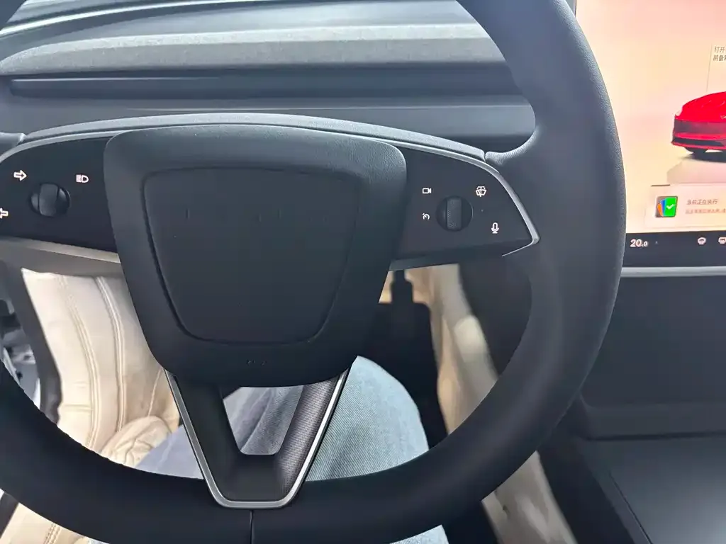 Tesla Model 3 — фото 3